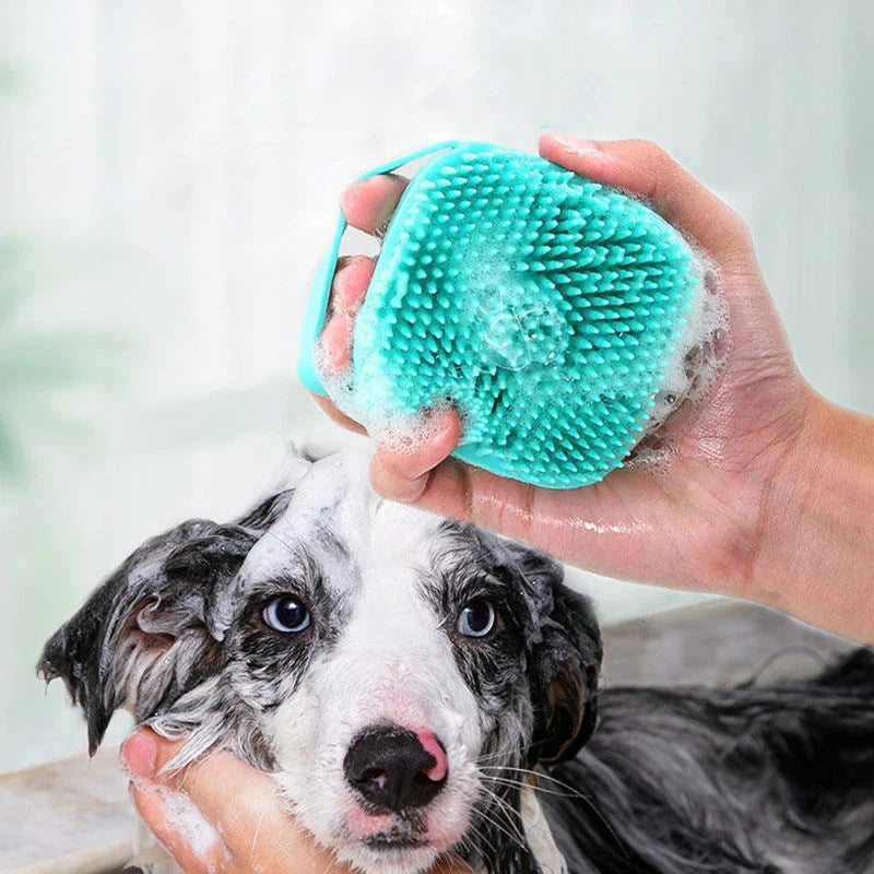 Escova de Banho de Silicone para Cães e Gatos – Massageadora 3 em 1 com Dosador de Shampoo